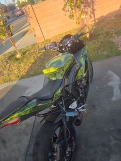 Kawasaki zx6r stunt bike