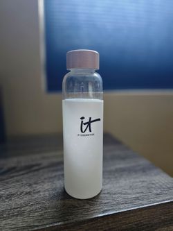 IT Cosmetics water bottle