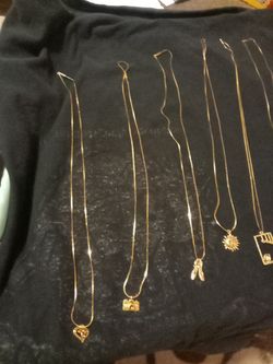 Costume jewelry with different pendants