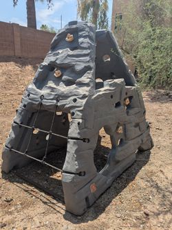 Children's climbing structure