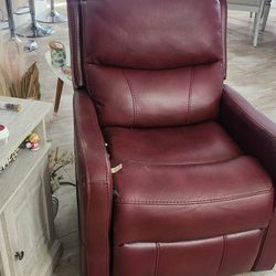 Electric LAZYBOY Goes Up And Down With Remote Soft Leather! No Stains No Rips Like New!