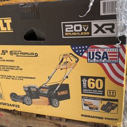 DEWALT 20V MAX 21.5 in. Battery Powered Walk Behind Self Propelled Law