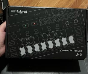 Roland AIRA Compact J-6 Chord Synthesizer NEW Factory Sealed