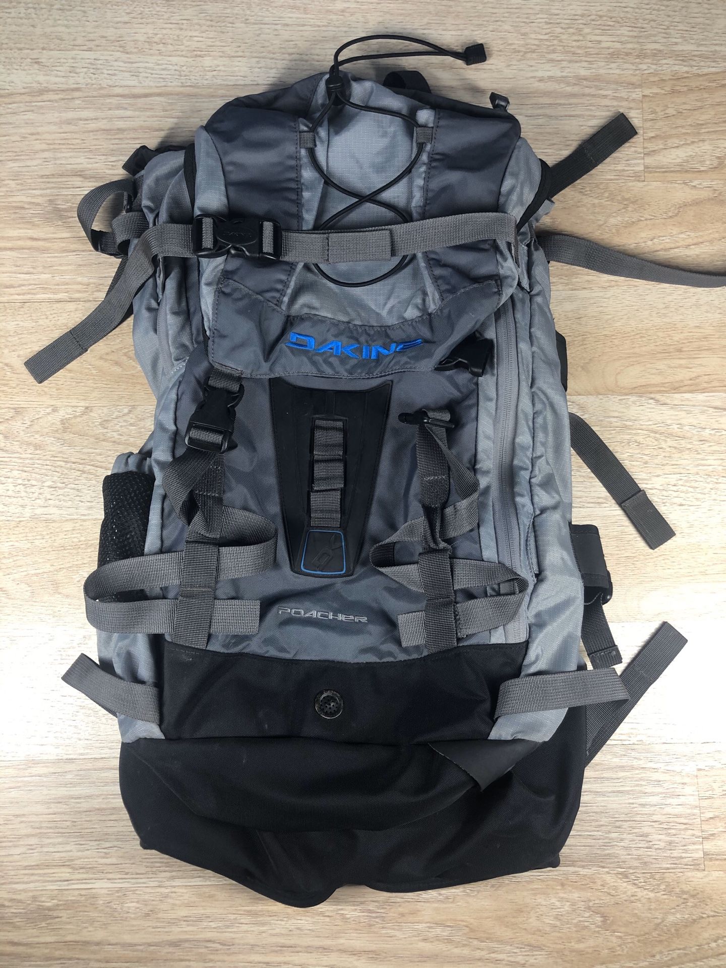 Dakine Special Backpack hiking Camping Snowboard Backpack 60L Grey/blue