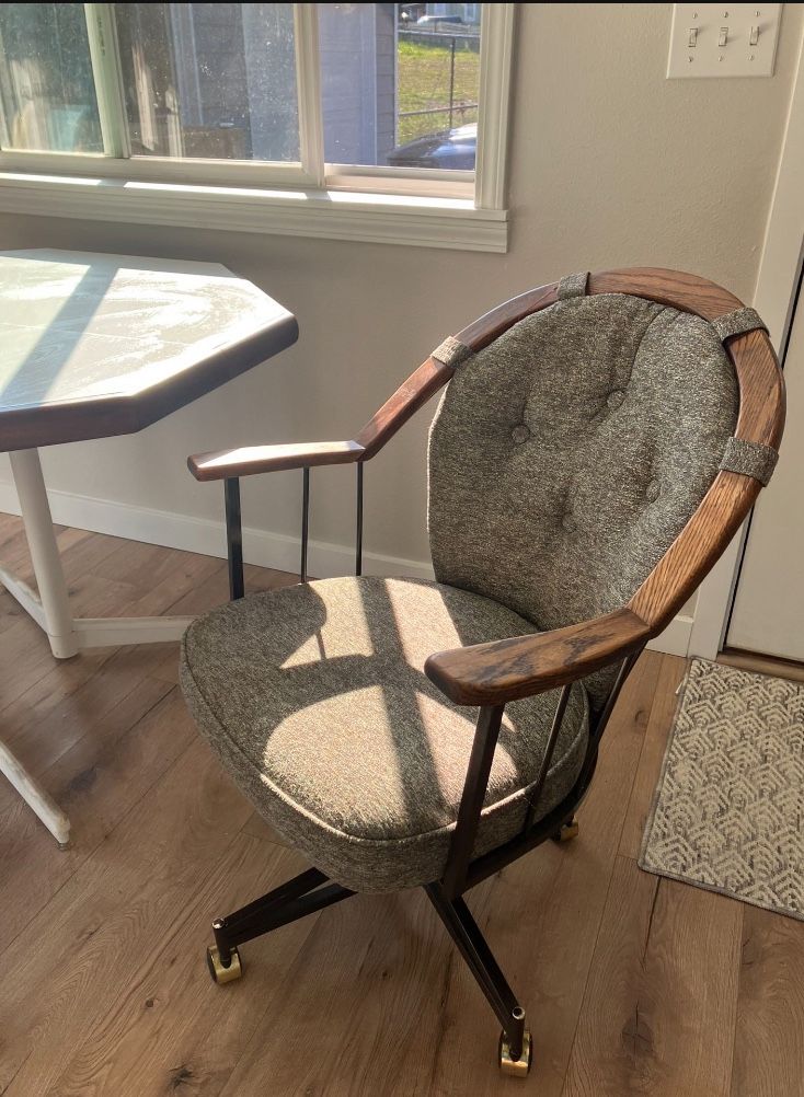 Set Of 4 Chairs