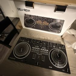 Pioneer DJ DDJ-REV1 DJ Controller