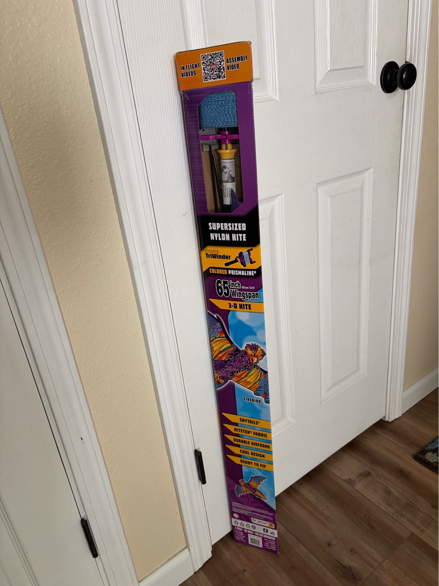 Super sized nylon kite - 65” wingspan