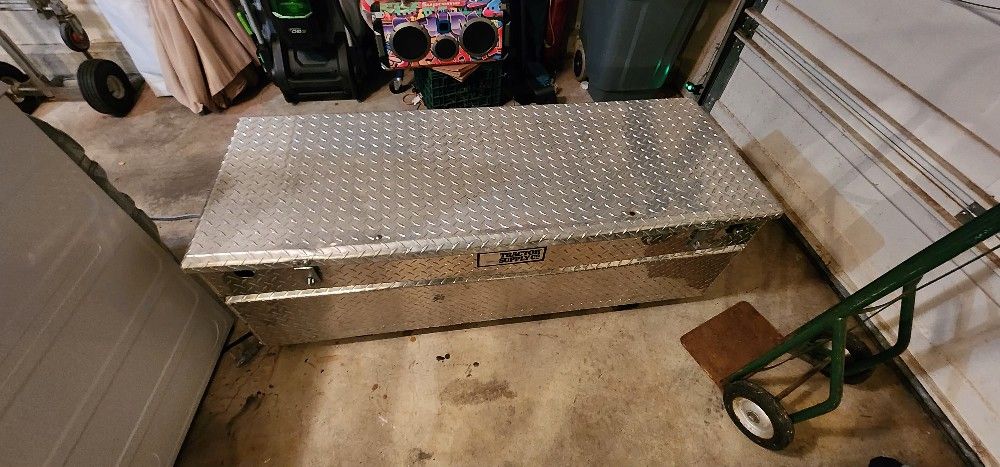 tractor and supply truck tool box chest
