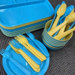 NEW Set Of 12 Plastic Kids Dishes 