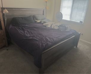 California king size bed, incredible price!!! $ 300 OBO
