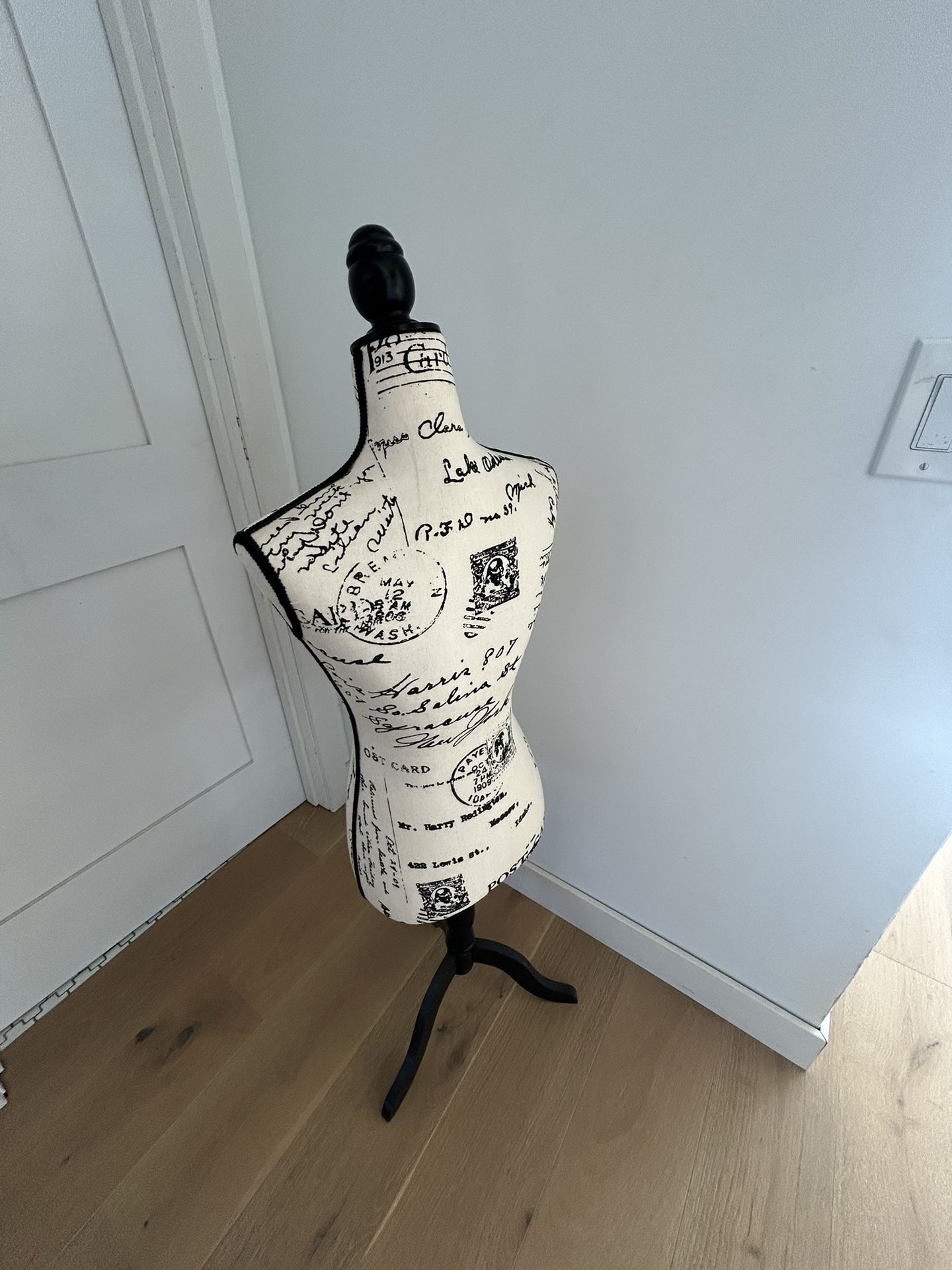 manaquin - cloth - female torso - 