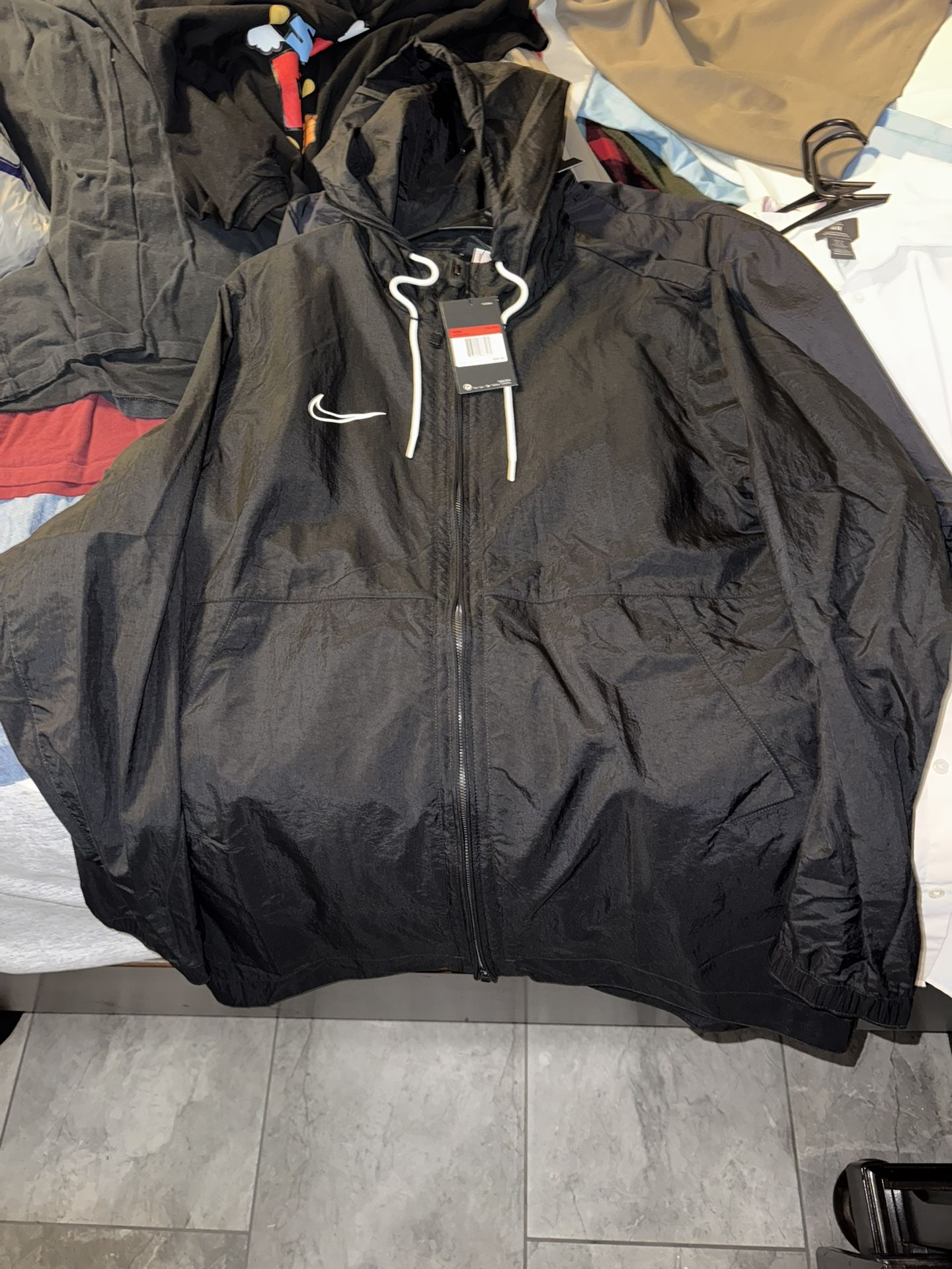New Nike Dri Fit Rain Jacket Size Large