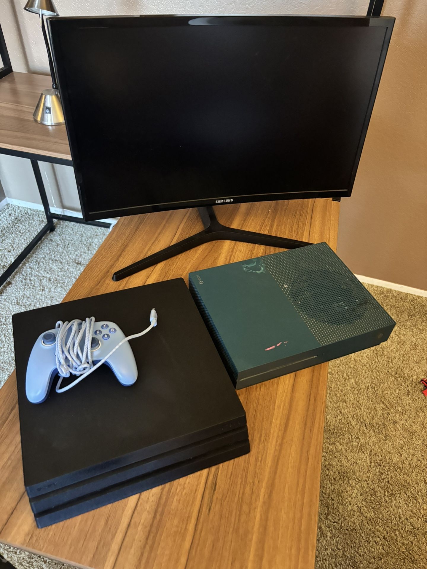 Gaming Monitor + Xbox One S, PS4