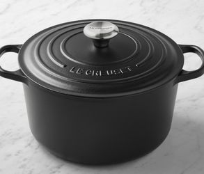 New Lecreuset 3.5 Dutch  Oven Has A Scratch On The Side