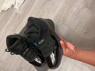 Size 9.5 Jordan 11 retro gamma blue (2025)