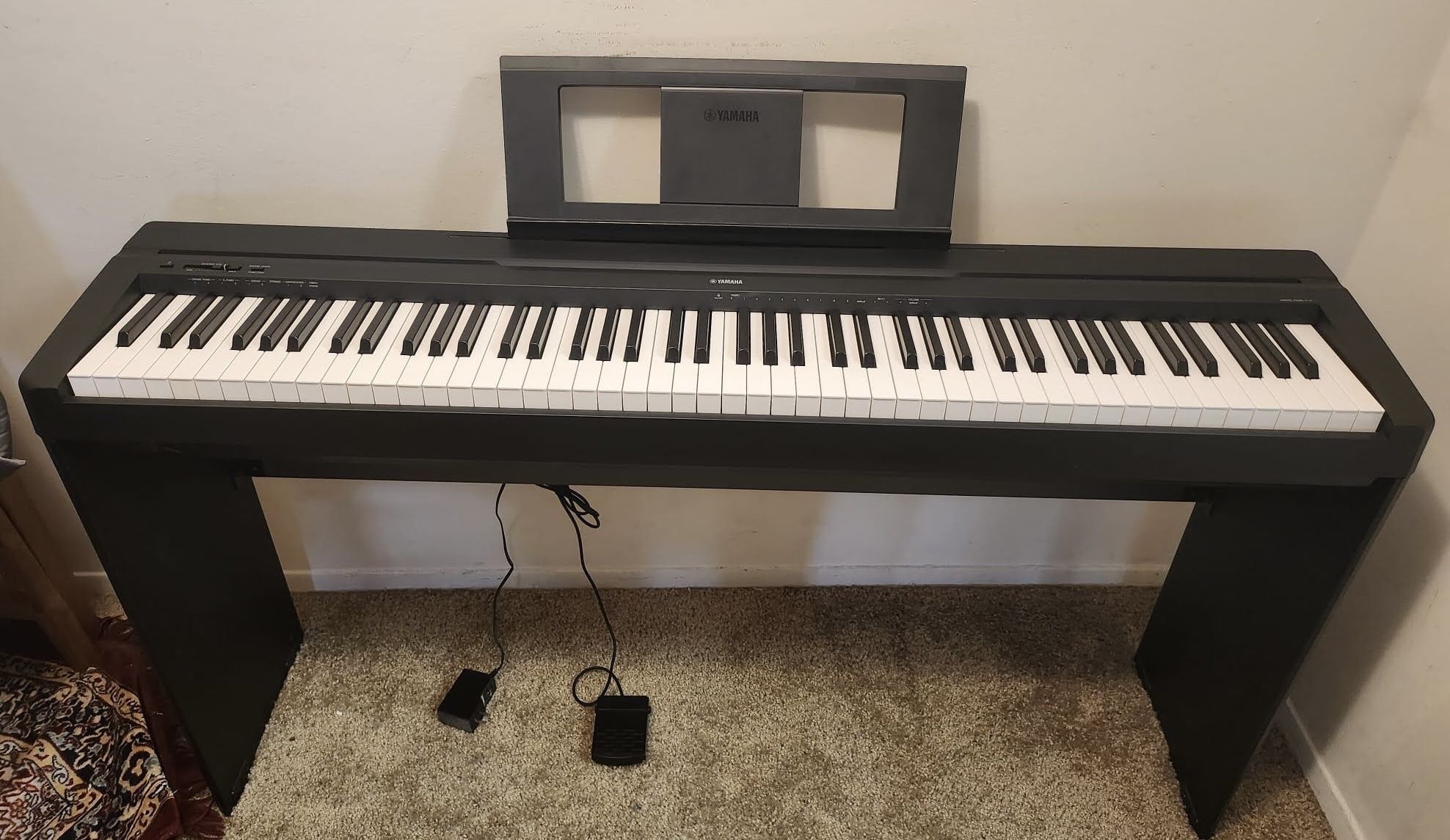 Yamaha Digital Piano P-71 (88 keys) with Yamaha stand - less than an year old