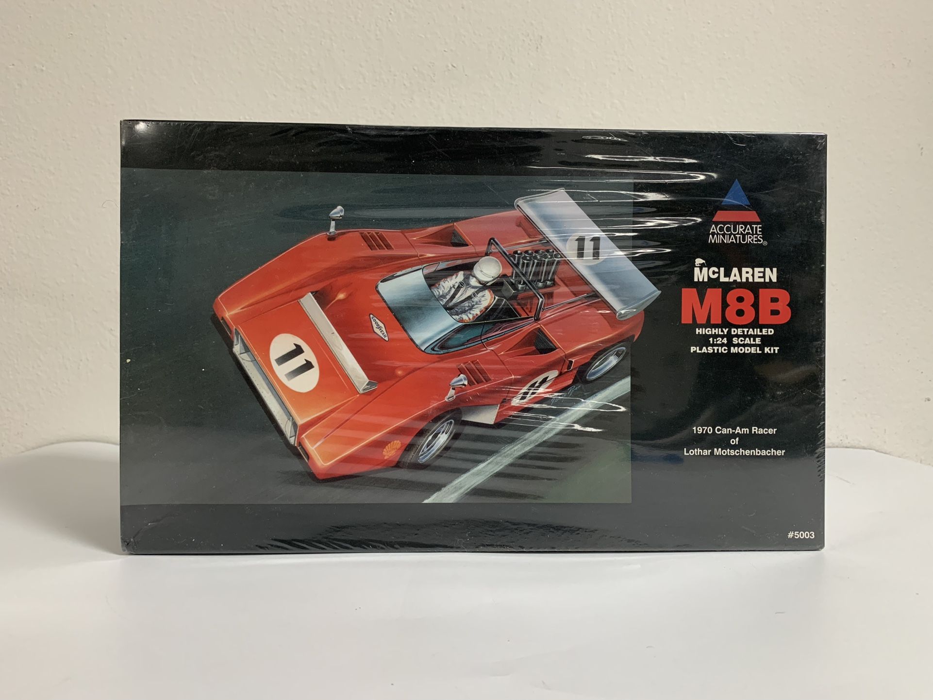 Accurate Miniatures ~ 1970 McLAREN M8B Can-Am Race Car ~ 1:24 Scale ~ #5003
