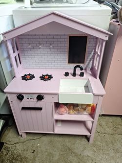 Play  kitchen and accessories
