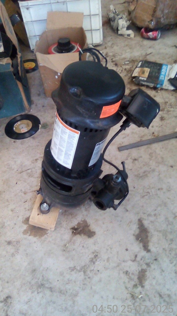 New Grundfos CR1 3 A FGJ A E HQQE vertical multistage centrifugal pump