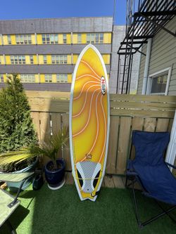 Surfboard 6’4”