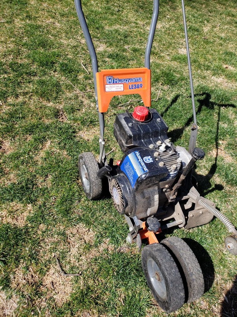 Husqvarna le389 edger trimmer gas for Sale in Southington, CT OfferUp