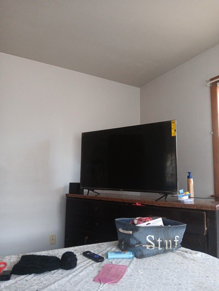 50" ROKU TV W/REMOTE