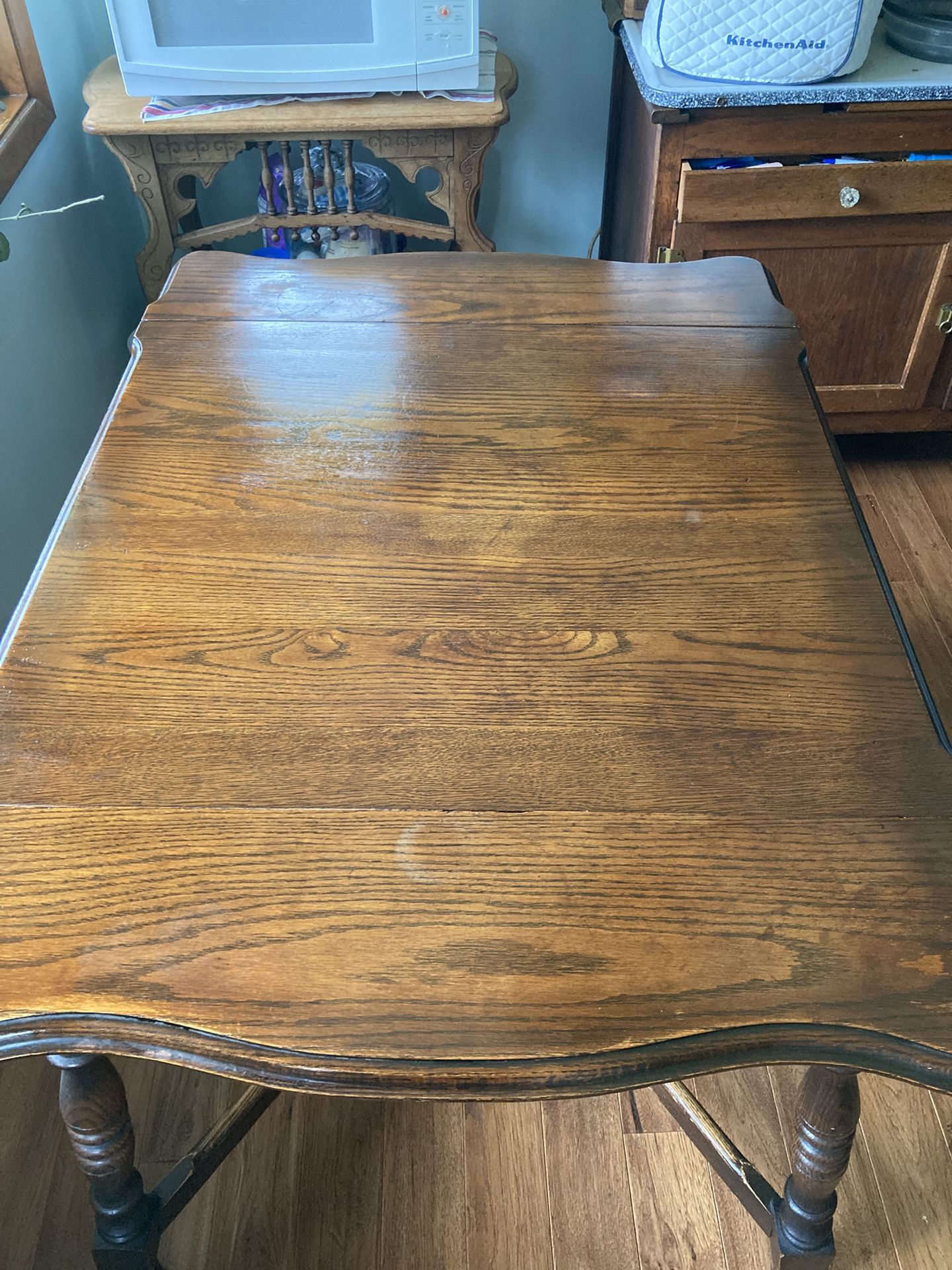 Dining/Kitchen Table