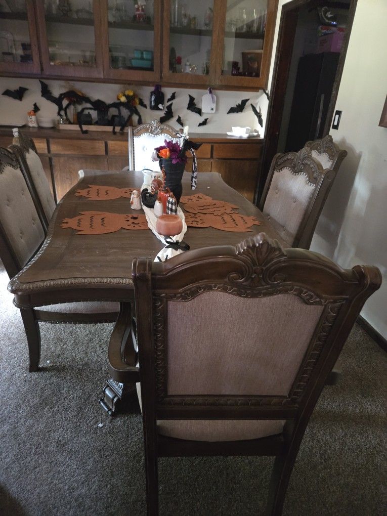 Charming Dining Rectangle Table