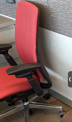 Steelcase Amia computer desk office chairs