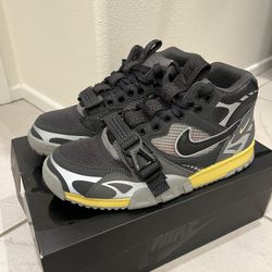 Nike Air Trainer Size 8.5 Mens 