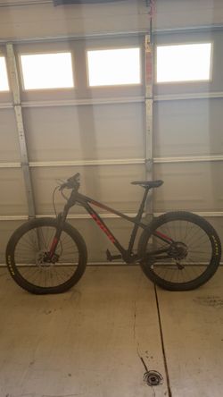 2019 Trek Roscoe 7 Mountain Bike - Medium Frame