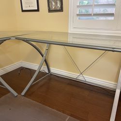 L-Shaped Computer Desk With Glass Top And Keyboard Tray