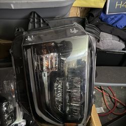 2019 TOYOTA TUNDRA TRD PRO HEADLIGHTS  Set Pair Both 
