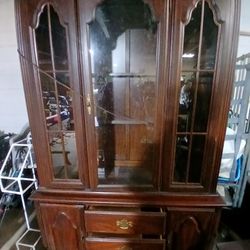 Dining Room Set  Read 