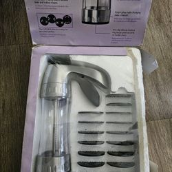 Wilton Cookie Pro Ultra II With 3 Bonus Disks.