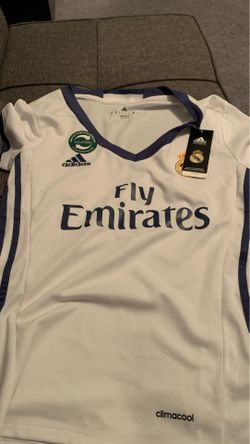 Woman’s Real Madrid jersey size small