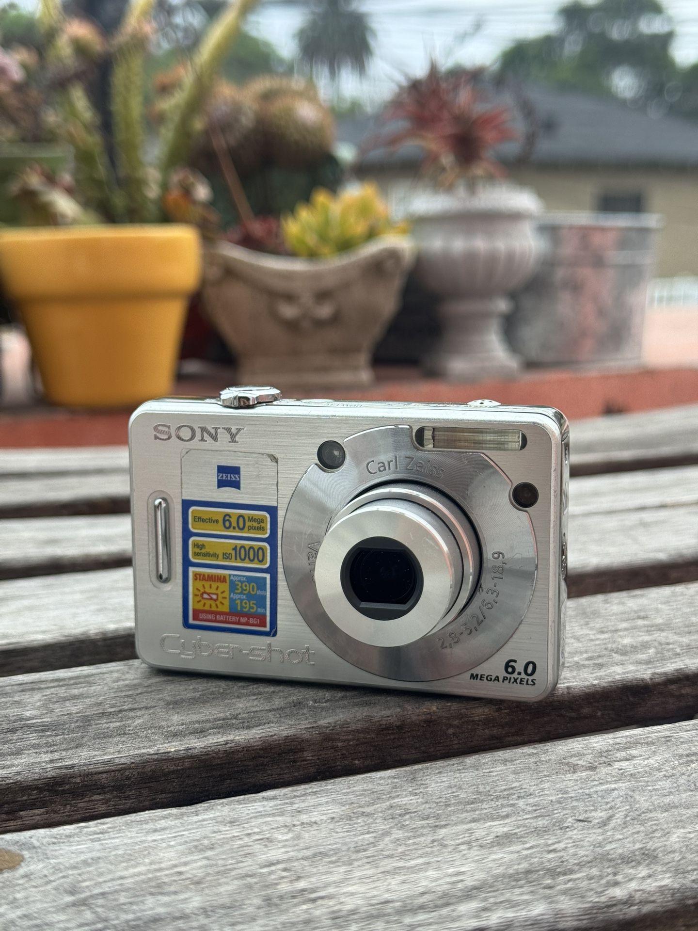 Vintage Sony Cybershot Y2K Digicam