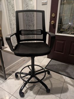 Adjustable computer chair