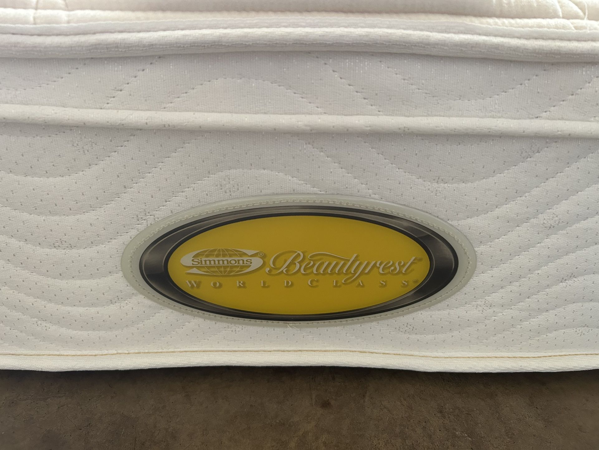 Queen Mattress w/Box Spring & Frame