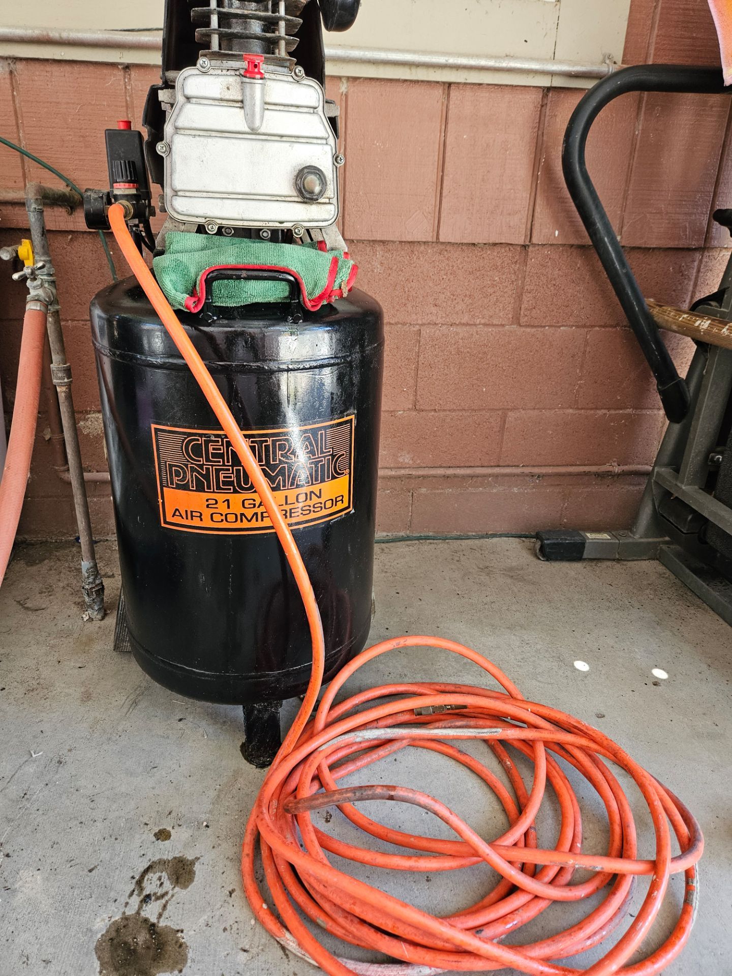 Air compressor