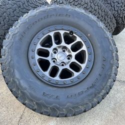 5x oemJeep Wrangler Rubicon 392 XR 17" Bronze Beadlock OEM Wheels 35" Tires Rims