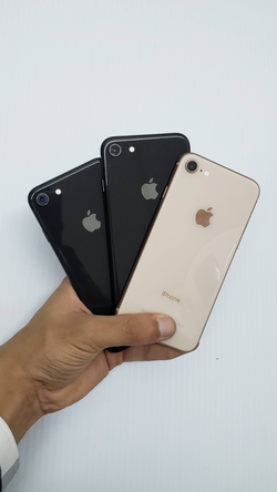 Apple iPhone 8 256GB / 64GB