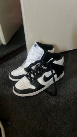Nike tennis shoes size 10