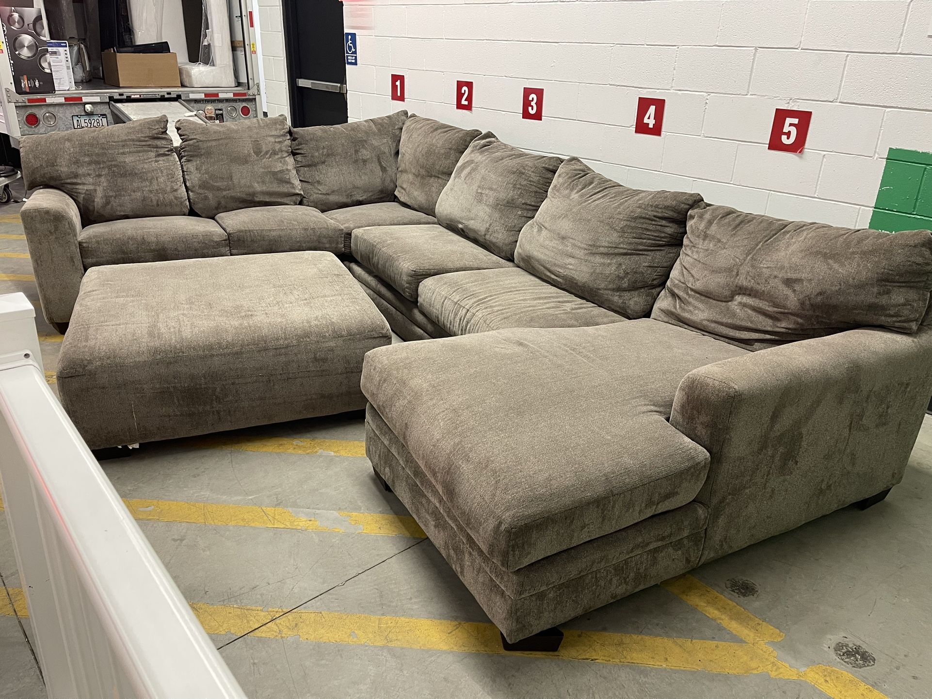 Chaise Sectional With Ottoman