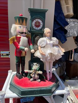 Holliday Creations Animated Musical Scene Ballerina & Nutcracker