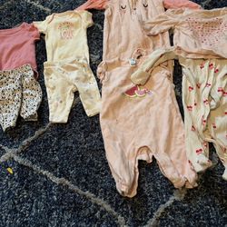 4 Newborn, 4 0-3Months outfits pieces for baby girl (8total)