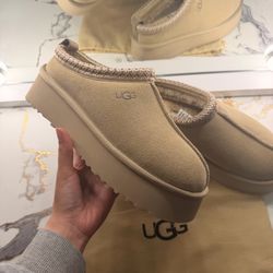 UGGS Women’s Platform Slippers