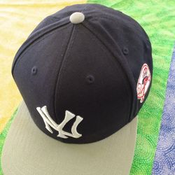 NY YANKEES  HAT SNAPBACK 