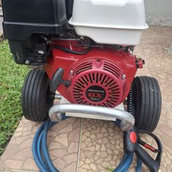 PRESSURE WASHER POWERED BY HONDA GX390 ENGINE WITH C COMET PUMP ZWD4040  : 4000 PSI @ 4 GPM. 