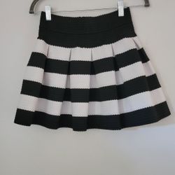 Black And White Miniskirt Suze S